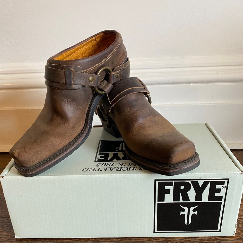 Frye Harness Leather Mule  color: brown/dark tan